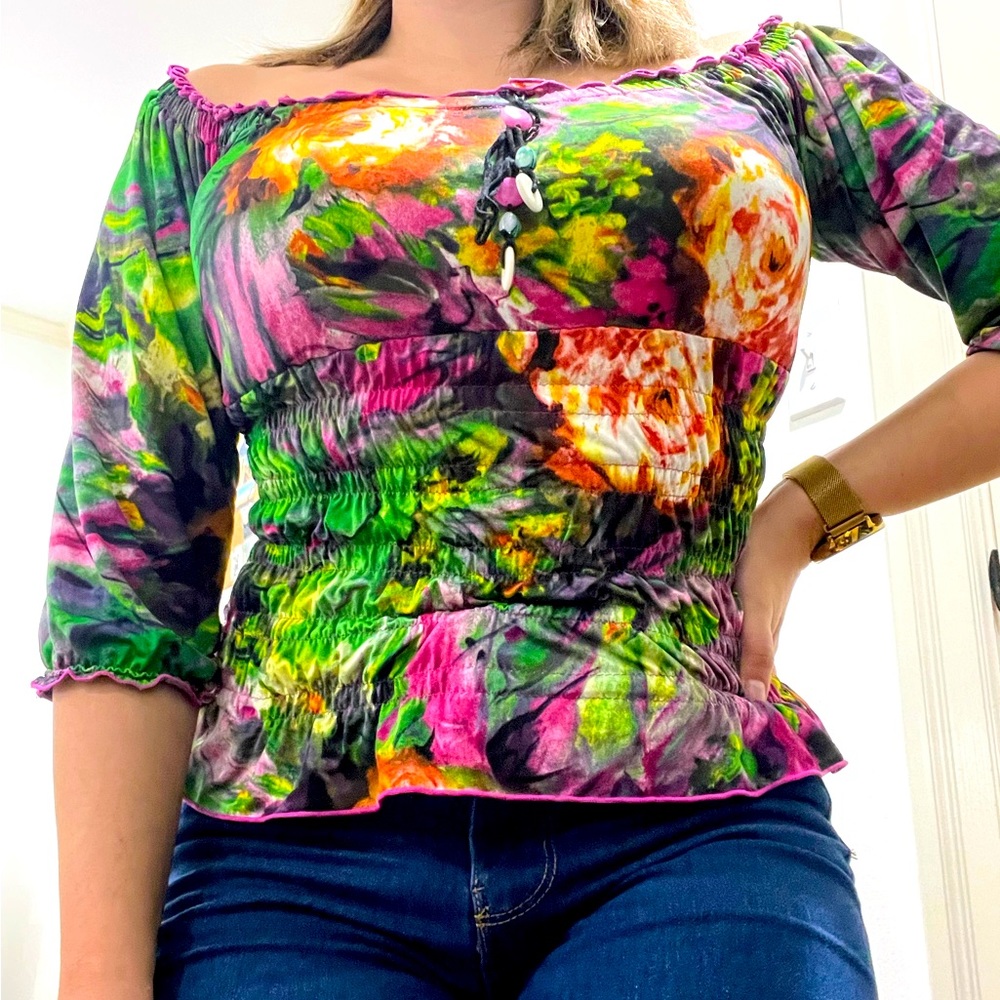 Beautiful open shoulder t-shirt, vibrant colors perfect for summer